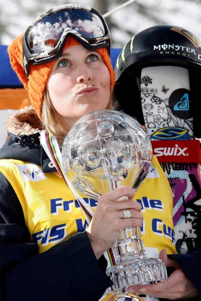 Sarah Burke se proclamó campeona de los 'X Games' en 2007, 2008, 2009 y 2011. Especialista en esquí de estuilo libre -freestyle-, ganó su segunda Copa del Mundo en esta modalidad en Chiesa Valmalenc, norte de Italia, el 3 de marzo de 2008.