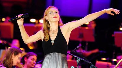 Ute Lemper durante una actuaci&oacute;n, en Berlin (Alemania). 
 
 