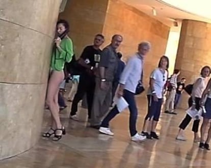 Una de las obras de Andrea Fraser que puede verse en la exposición del Macba.