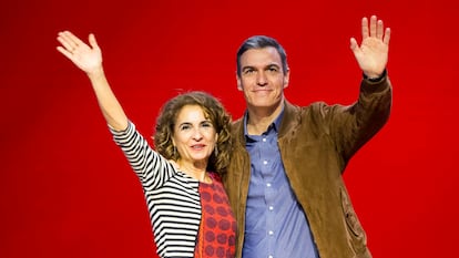 María Jesús Montero y Pedro Sánchez, este domingo en la convención política de los socialistas, celebrada en A Coruña durante el fin de semana.