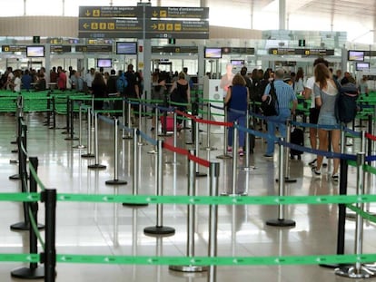 L'aeroport del Prat durant la vaga indefinida.