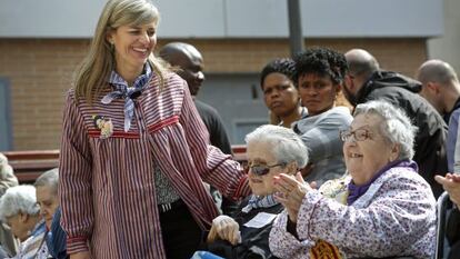 Asunción Sánchez Zaplana, la semana pasada, en un acto con ancianos en Valencia.