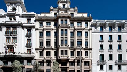 Fachada del edificio situado en el número 20 de la Gran Vía madrileña, donde abrirá el nuevo hotel Brach