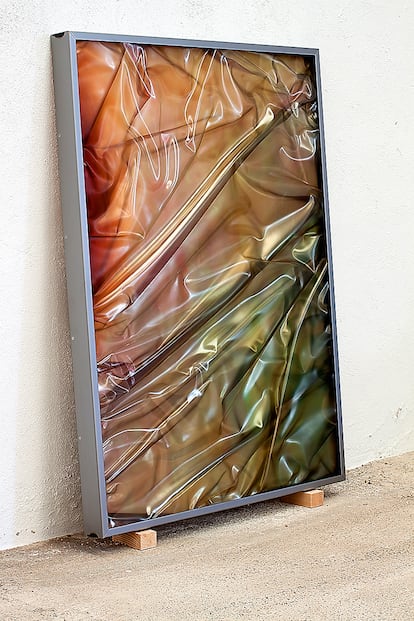 ‘Version 28’, 2021, con tintas en PVC y metal.