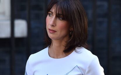 Samantha Cameron, ante el 10 Downing street.