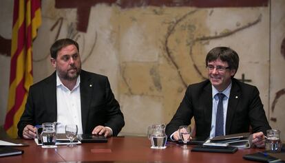 El presidente catal&aacute;n, Carles Puigdemont, y el vicepresidente Junqueras.