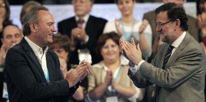 El presidente de la Comunidad Valenciana, Alberto Fabra (i), y el presidente del Gobierno, Mariano Rajoy.
