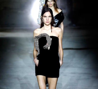 Imagen de un desfile de Saint Laurent en febrero de 2017.