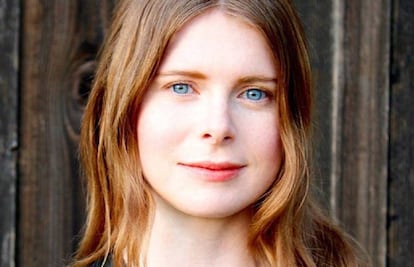 La escritora Emma Cline.