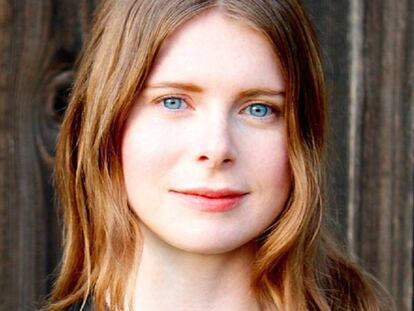 La escritora Emma Cline.