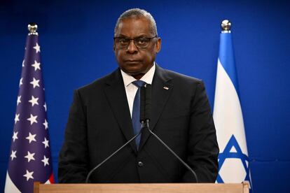 El secretario de Defensa de Estados unidos, Lloyd Austin, durante una rueda de prensa en Tel Aviv, este lunes.