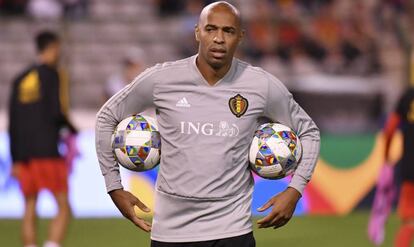 Thierry Henry, como ayudante de Bélgica.