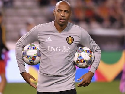 Thierry Henry, como ayudante de Bélgica.