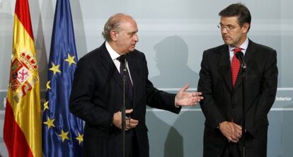 Los ministros Jorge Fern&aacute;ndez D&iacute;az y Rafael Catal&aacute;.