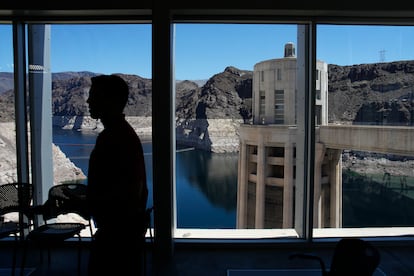 People attend a news conference on Lake Mead at Hoover Dam