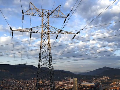 Red Eléctrica sube el dividendo a 1 euro por acción tras la venta de Reintel