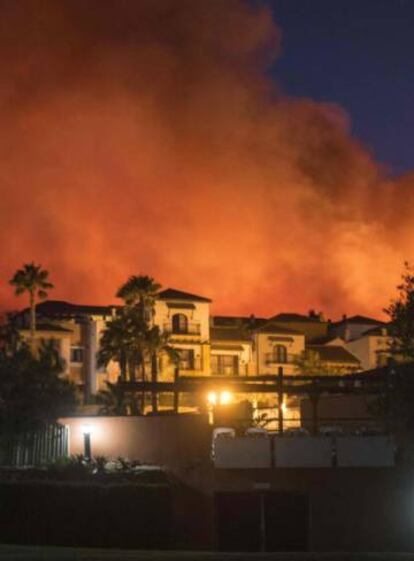 El incendio de La Línea amenazó zonas como el Hotel Aldiana.