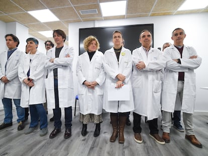 Médicos de atención primaria durante una rueda de prensa, en la sede del sindicato Amyts, este martes en Madrid.