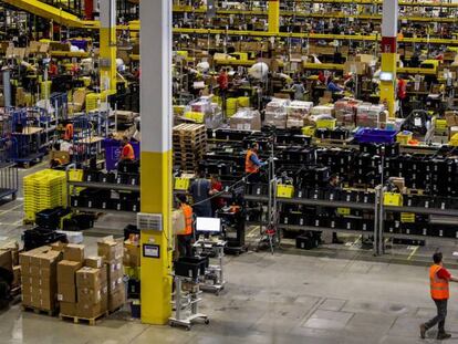 Vista general del centro logístico de Amazon en San Fernando de Henares, en Madrid. 