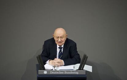 Marcel Reich-Ranicki, en el Parlamento alem&aacute;n, en 2012. 