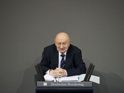 Marcel Reich-Ranicki, en el Parlamento alem&aacute;n, en 2012. 