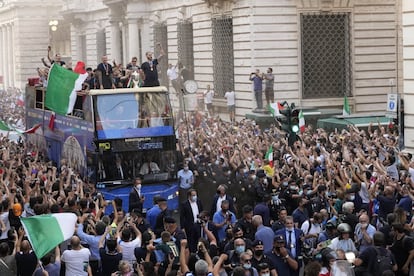 Los jugadores de Italia celebran en Roma su victoria de la Eurocopa 2020.