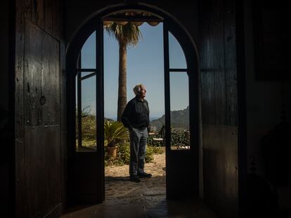 El escritor John le Carré, en un hotel en Deià (Mallorca), en agosto de 2019.