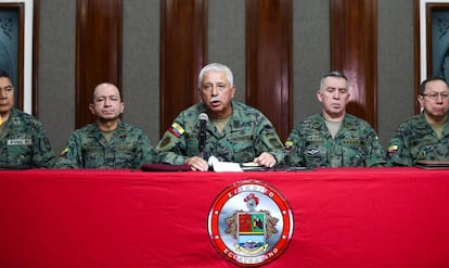 El comandante general del Ejército, Roque Moreira, en una conferencia de prensa en Quito.