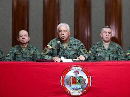 El comandante general del Ejército, Roque Moreira, en una conferencia de prensa en Quito.