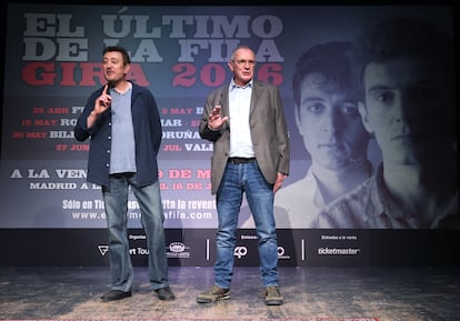 Manolo García y Quimi Portet durante la presentación de la nueva gira de El Último de la Fila, el pasado 27 de mayo en el Parque de el Retiro en Madrid.
