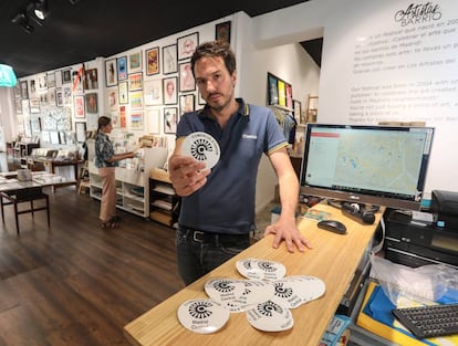 Sébastien Rouyet, propietario de Artistas del Barrio y creador de una campaña de apoyo a Madrid Central entre los comerciantes.