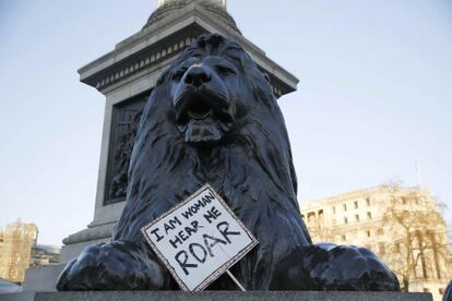 “Sou uma mulher, ouça meu rugido”. Tirada em Londres.