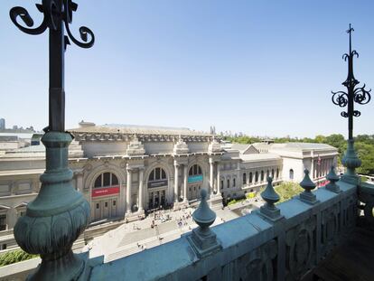 Desde las ventanas de la residencia se ve la fachada del Museo Metropolitano de Nueva York.