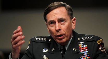 El general David Petraeus durante un testimonio ante el Congreso en 2011