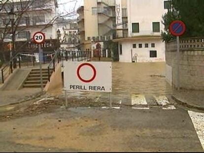 La playa ha llegado hasta el centro del pueblo en Tossa (Girona)