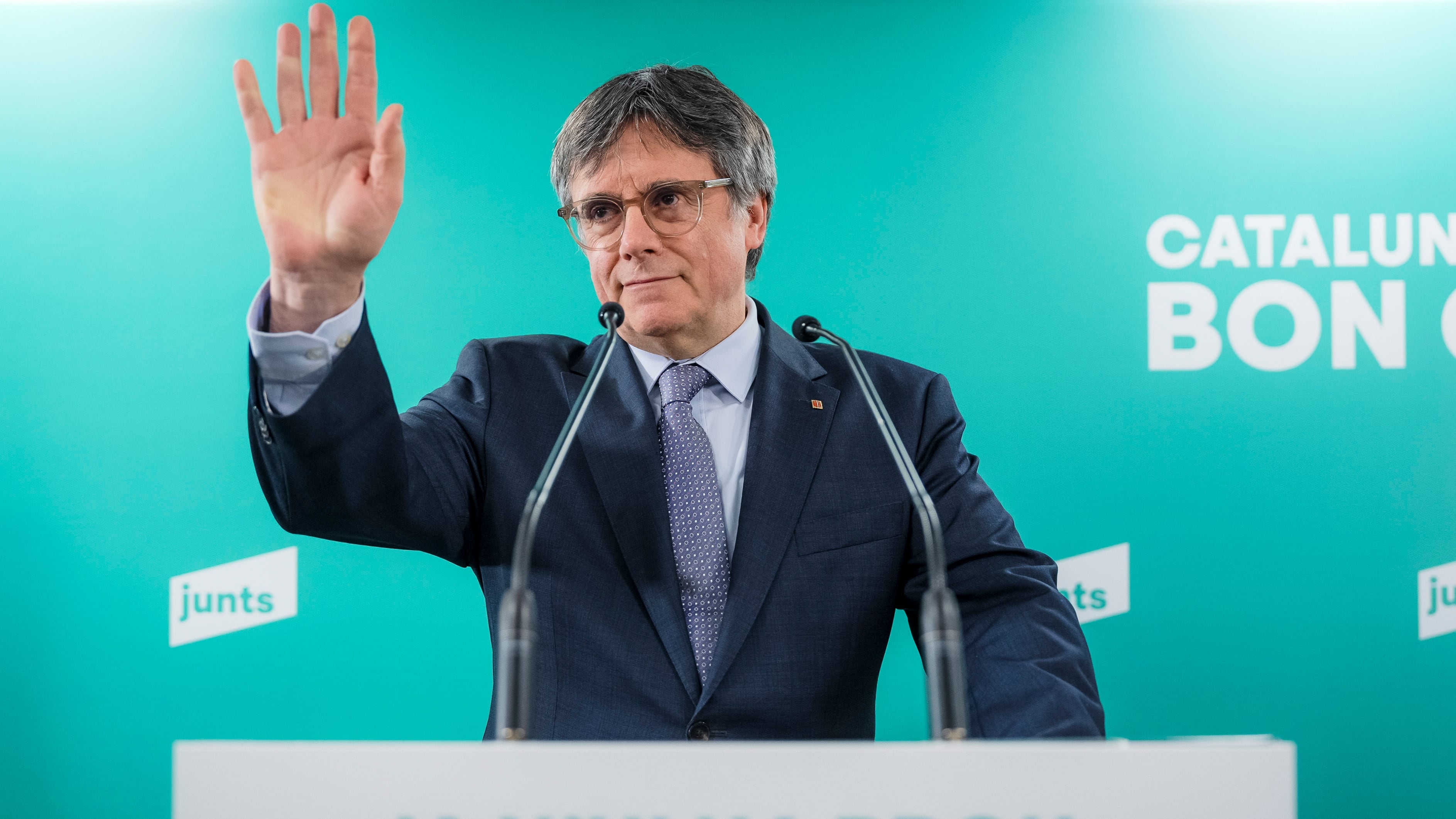 El Supremo levanta la orden de detención a Puigdemont, pero no le aplica todavía la amnistía