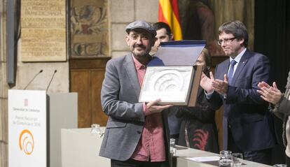 Capdevila en rebre el Premi.