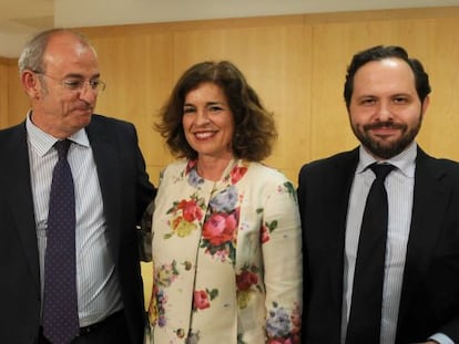 Pedro Corral, Ana Botella y Diego Sanjuanbenito, ayer tras anunciarse los nombramientos. 