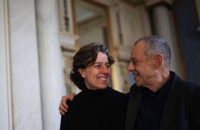 La actriz Miriam Iscla y el director Llu&iacute;s Pasqual en la presentaci&oacute;n de &#039;Mujer no reeducable&#039; el lunes en el Teatro Espa&ntilde;ol.