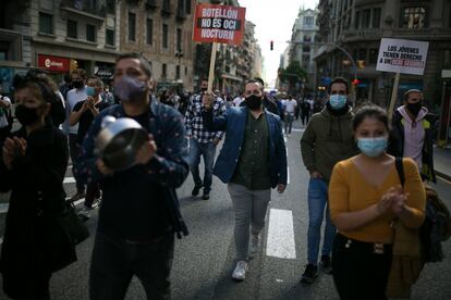 Manifestacion de restauradores en el centro de Barcelona por las medidas anunciadas por el Govern. 