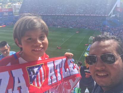 6 de mayo de 2017, partido ante el Éibar. Fue la primera vez que mi hijo pisaba el Calderón, soñaba con ir antes de que lo cerraran. Viajamos desde Tenerife y fue un día genial y emocionante para él.