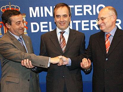 Víctor García, Carlos Gómez Arruche y José Antonio Alonso