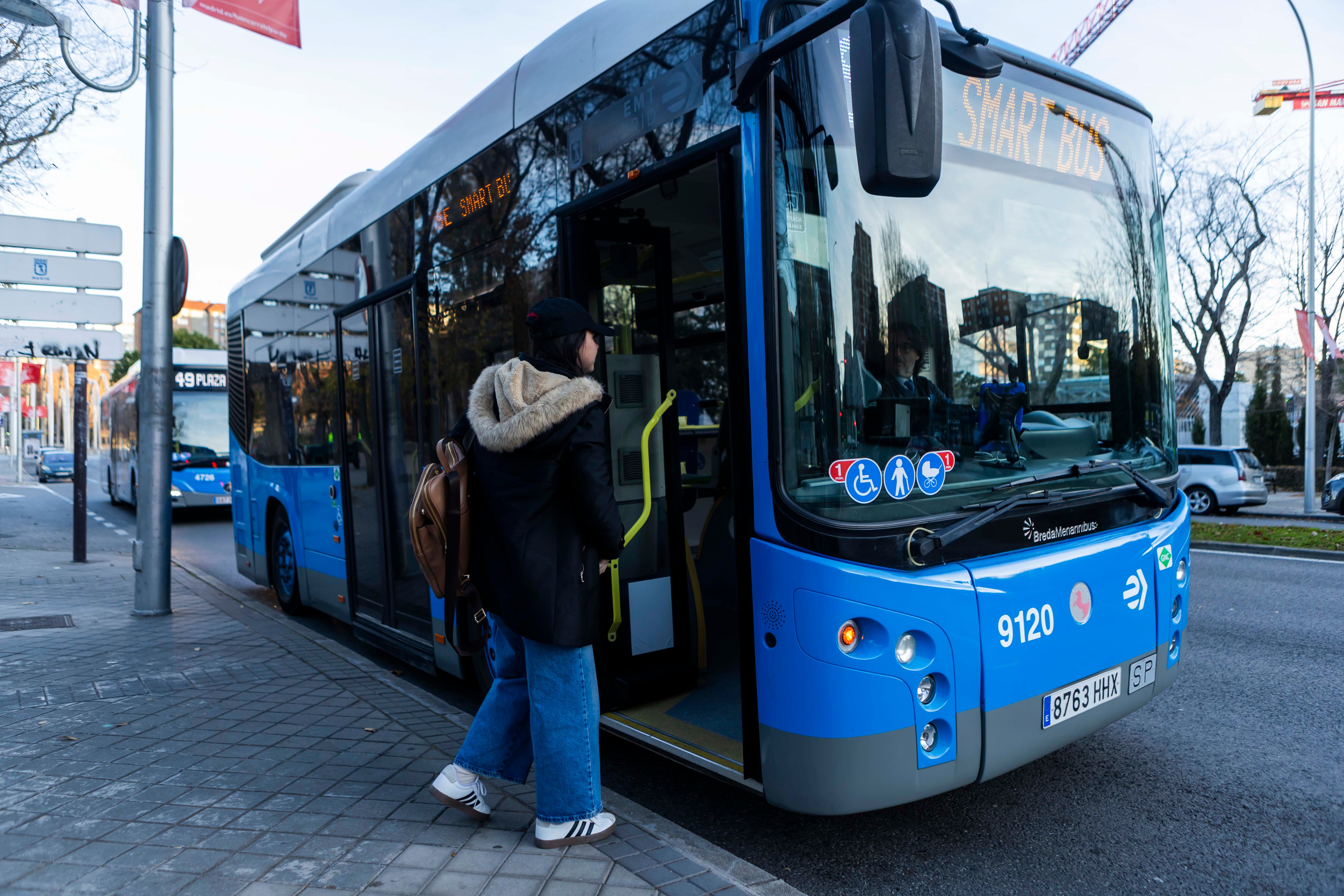 El autobús con rutas personalizadas en Fuencarral deja insatisfechos a los vecinos: “Esto no fue lo que pedimos”