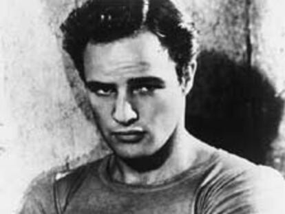 Marlon Brando, en una imagen de <i>Un tranvía llamado deseo,</i> de Elia Kazan, en 1951.
/ ASSOCIATED PRESS