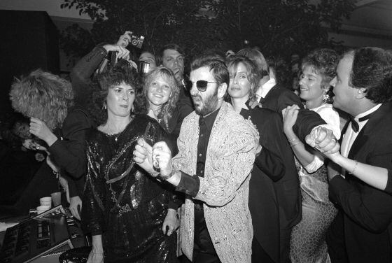 Ringo Starr y Barbara Bach, a su llegada a la inauguración del restaurante The London Brasserie (Georgia, Estados Unidos, 1987).