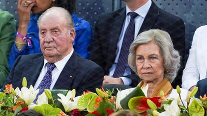 Los reyes Juan Carlos y Sofía, en un partido de tenis en Madrid en mayo de 2019.