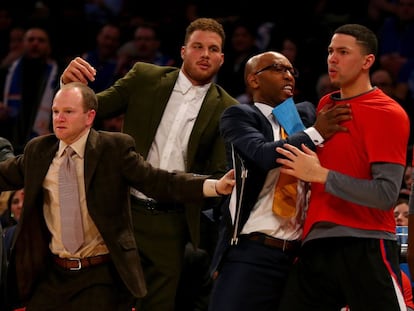 Griffin, en el centro, el viernes durante un partido Knicks-Clippers.