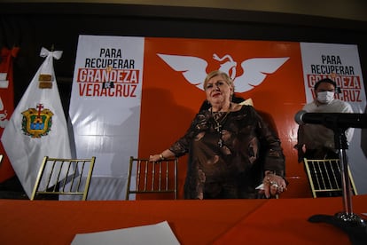 Paquita la del Barrio, durante su registro como candidata a diputada local de Misantla, municipio de Veracruz, por el partido Movimiento Ciudadano.