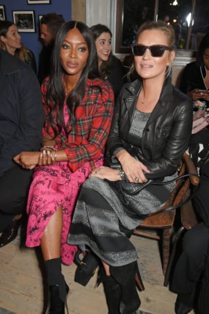 Naomi Campbell y Kate Moss en el desfile de Burberry el pasado septiembre en Londres.