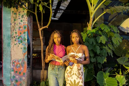 Eduarda y Helena Ferreira, creadoras de ‘Pretinhas Leitoras’ y de la biblioteca comunitaria Erê en Río de Janeiro.